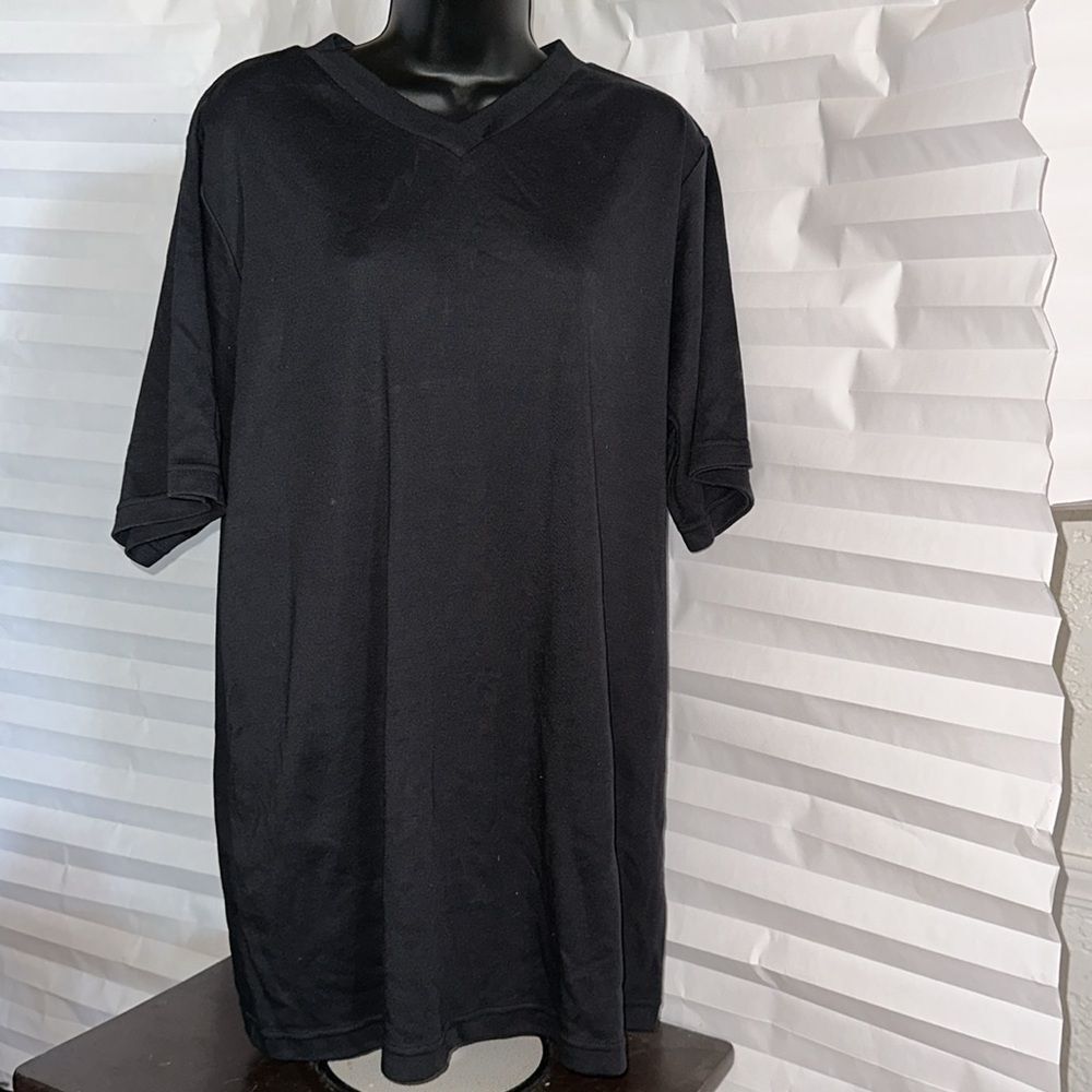 Only Necessities Size L Black V-Neck Tee Women's Short Sleeve Casual